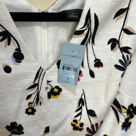 Ann Taylor Floral Double V Sheath Dress Size 0P - Picture 7 of 9